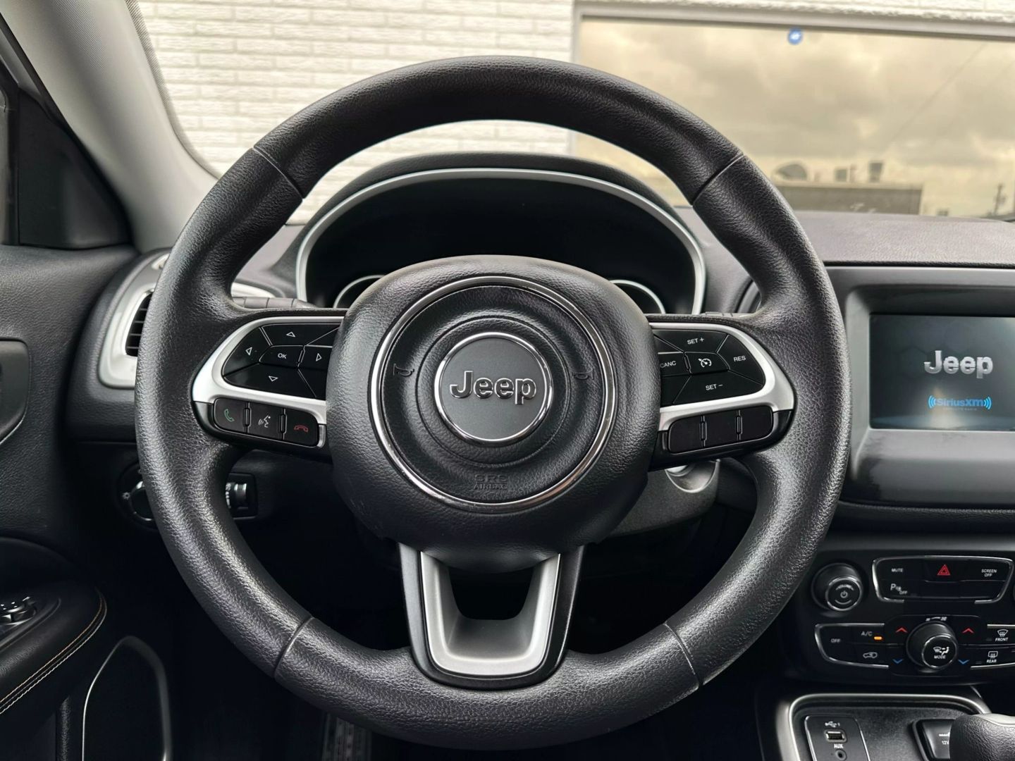 2019 Jeep Compass - Image 27