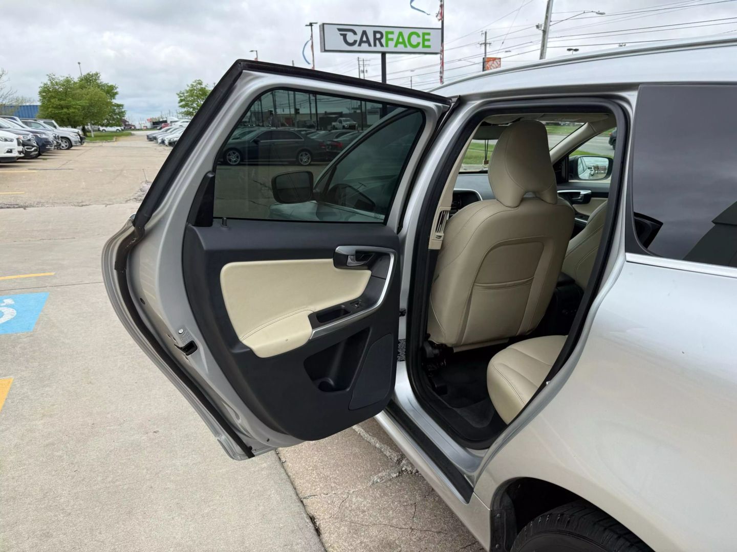 2017 Volvo Xc60 - Image 20