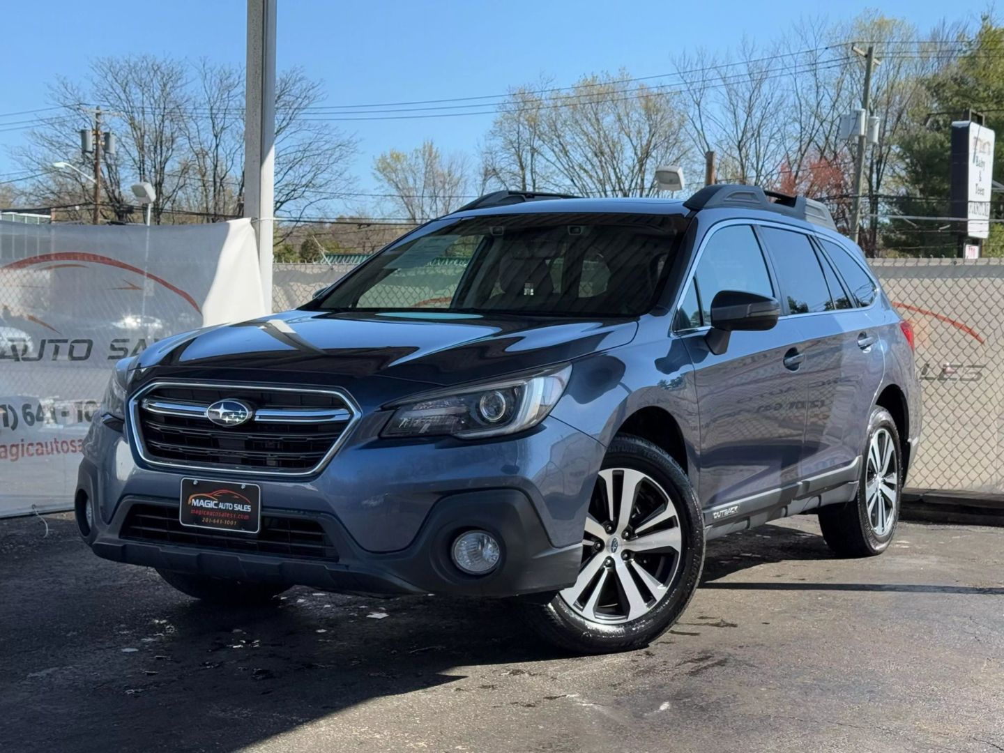 2018 Subaru Outback - Image 1