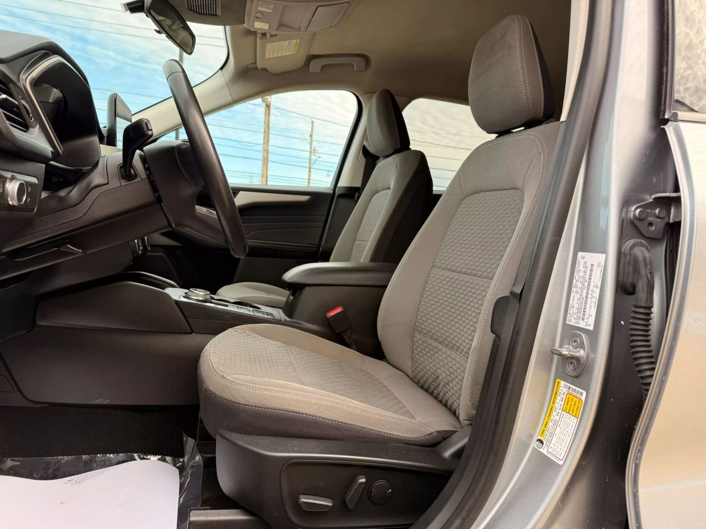 2022 Ford Escape - Image 19