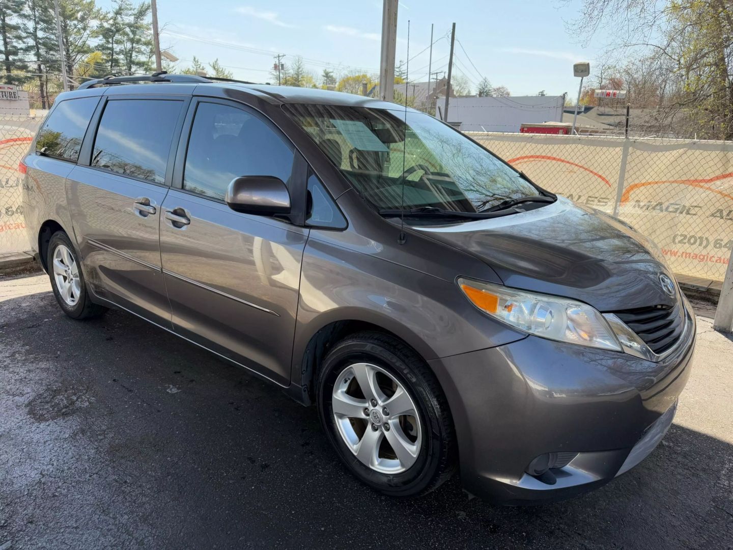 2013 Toyota Sienna - Image 7