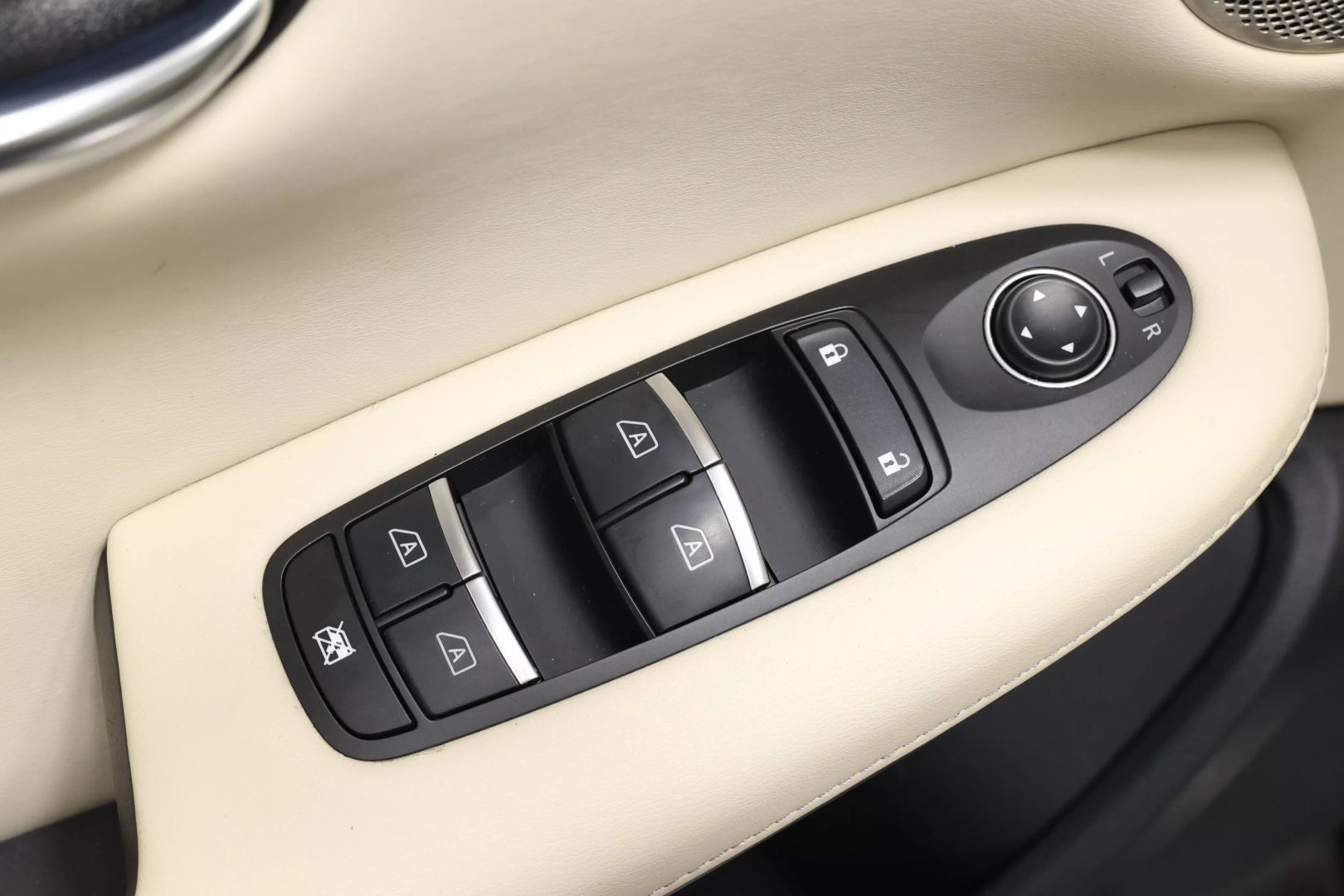 2019 Infiniti Qx50 - Image 10