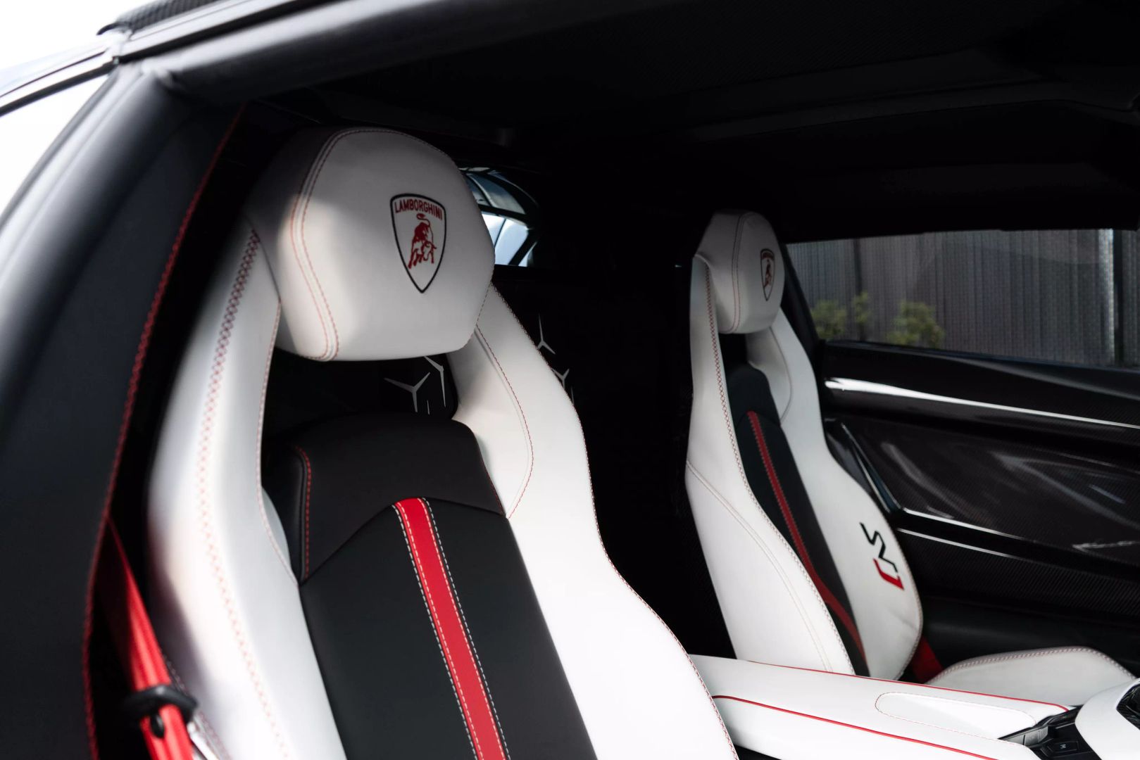 2021 Lamborghini Aventador - Image 71