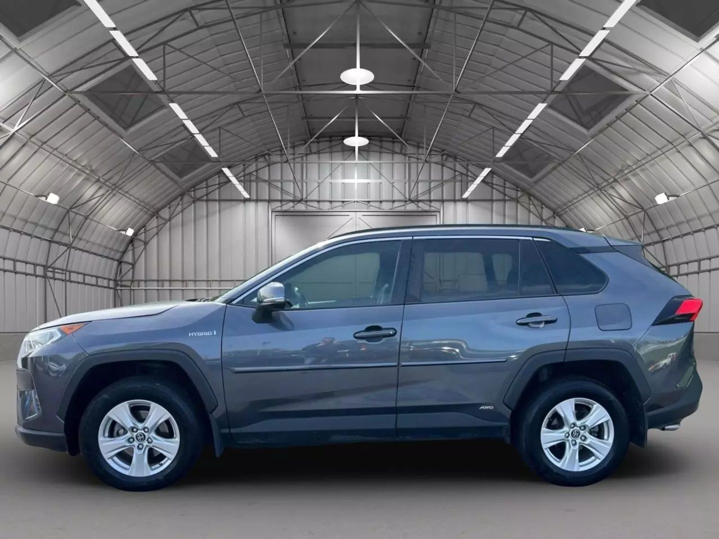 Used 2020 Toyota RAV4 XLE with VIN 2T3RWRFV1LW074976 for sale in Kansas City