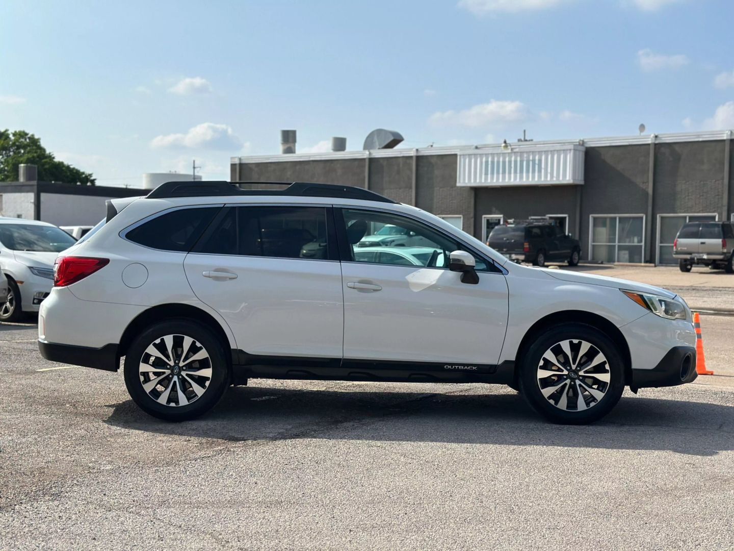 2015 Subaru Outback - Image 8