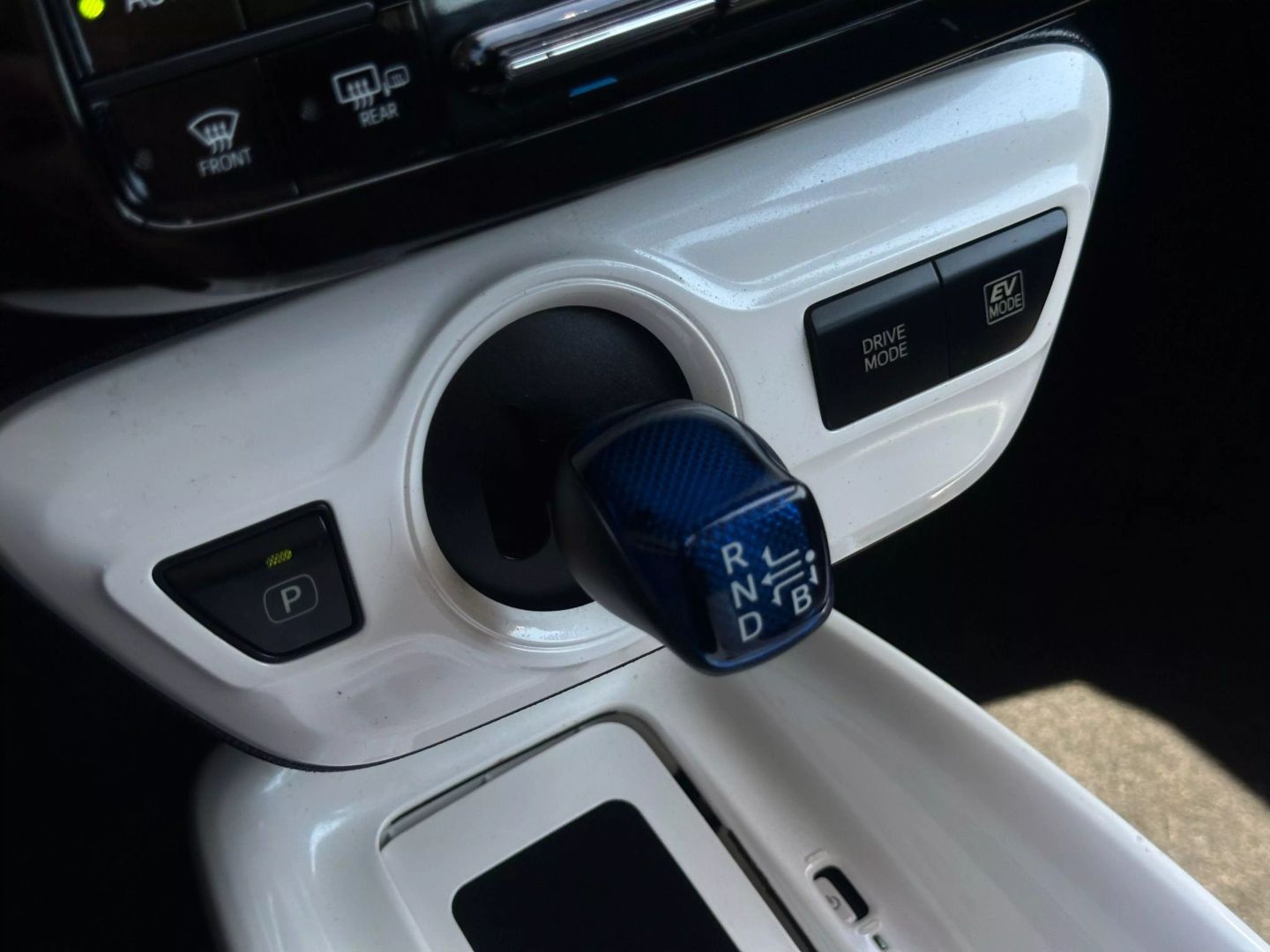 2016 Toyota Prius - Image 37