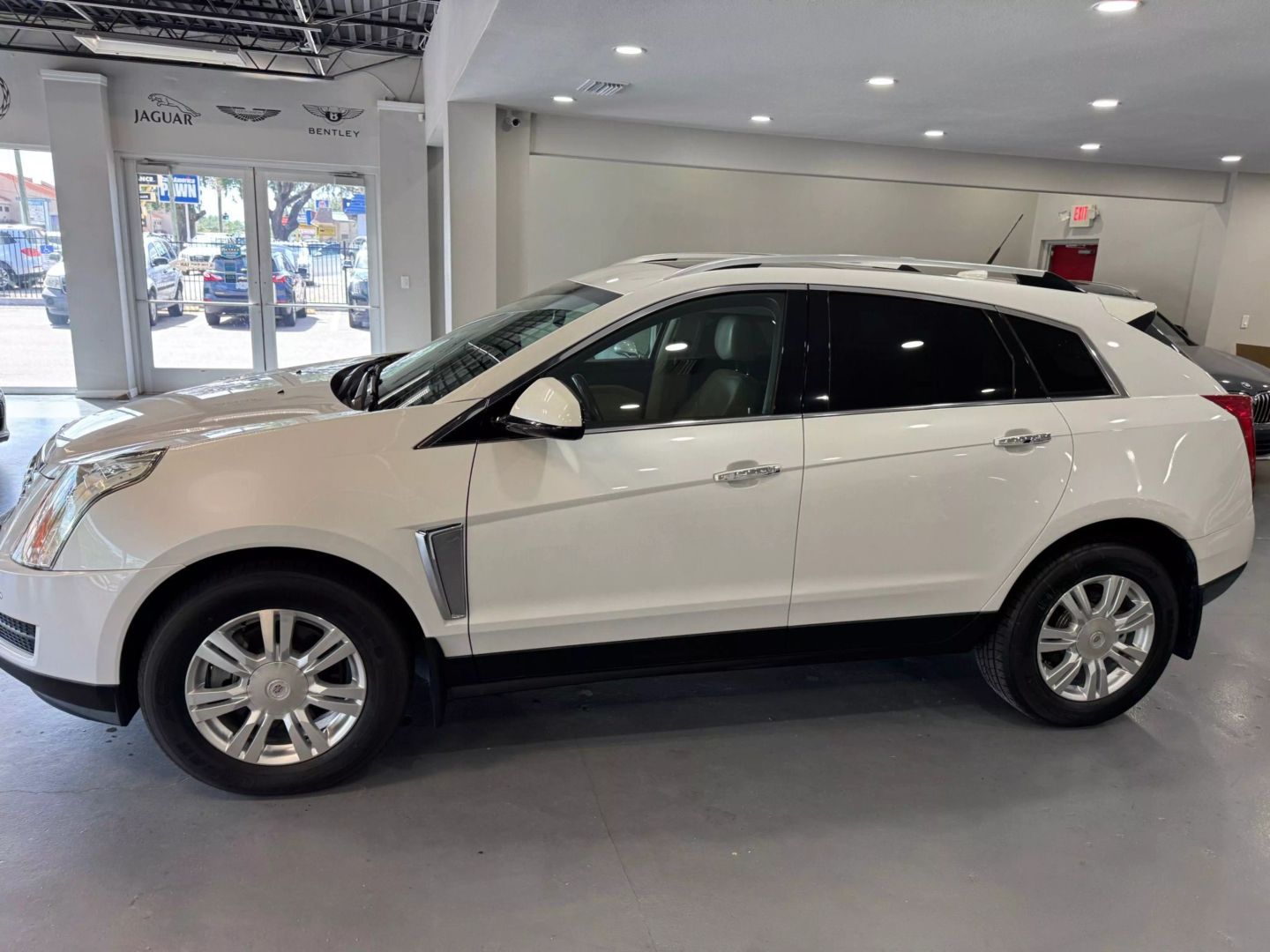 2014 Cadillac Srx Luxury Collection Sport Utility 4d - Image 4