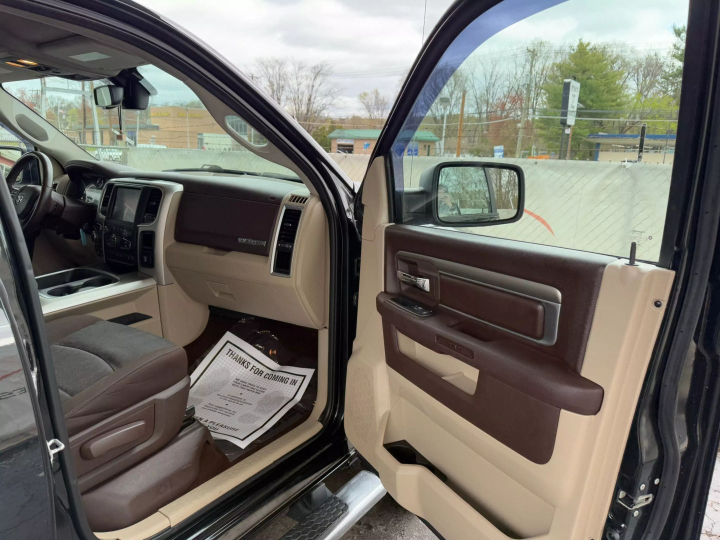2017 Ram 1500 Crew Cab - Image 25