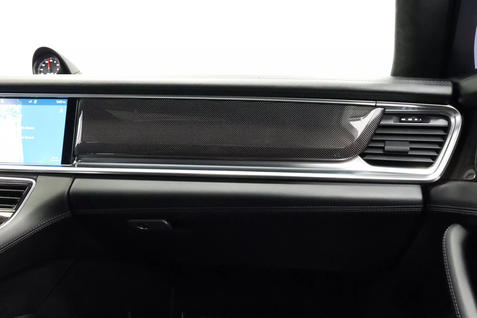 2017 Porsche Panamera - Image 116
