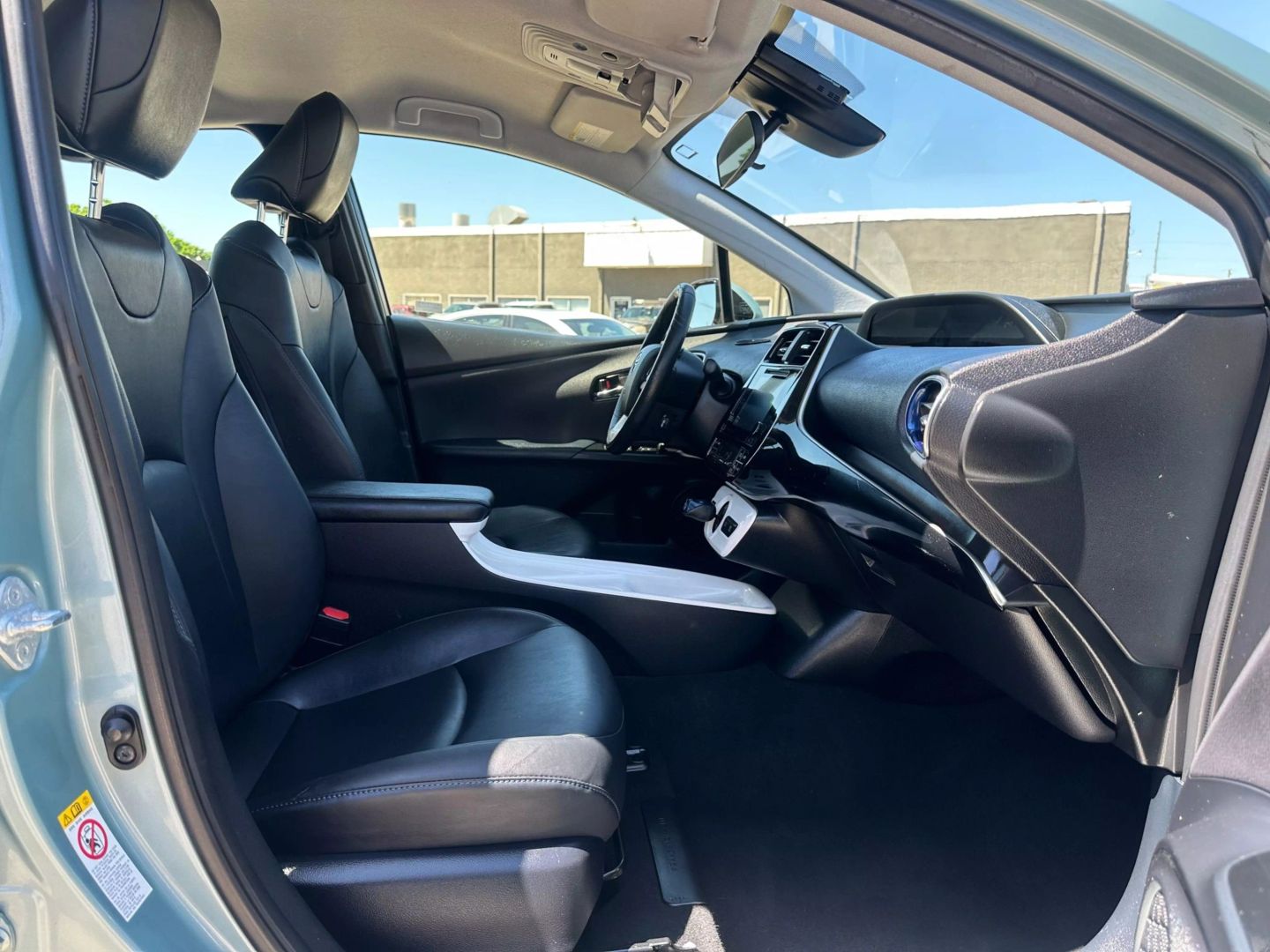 2016 Toyota Prius - Image 21