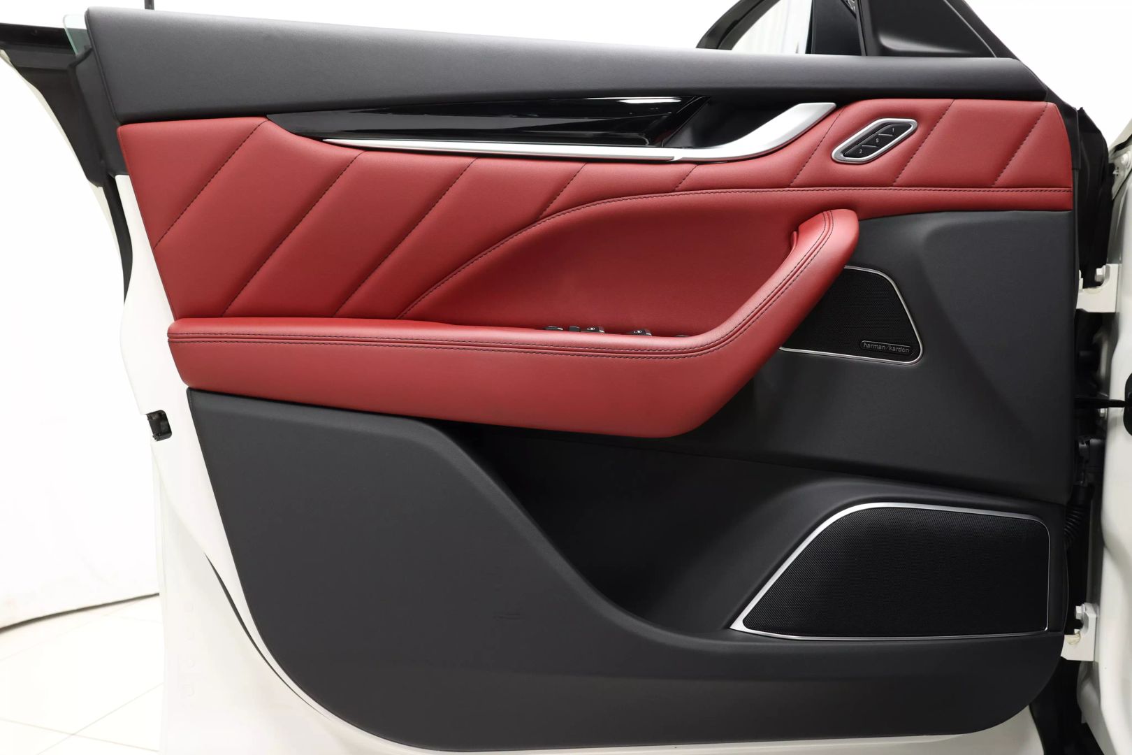 2022 Maserati Levante - Image 10