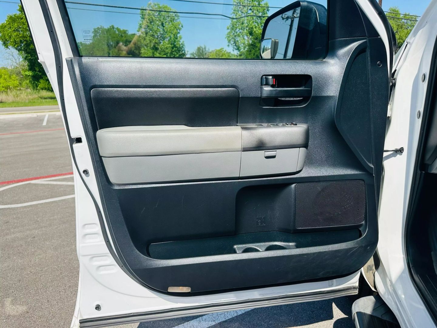 2010 Toyota Tundra Crewmax - Image 13