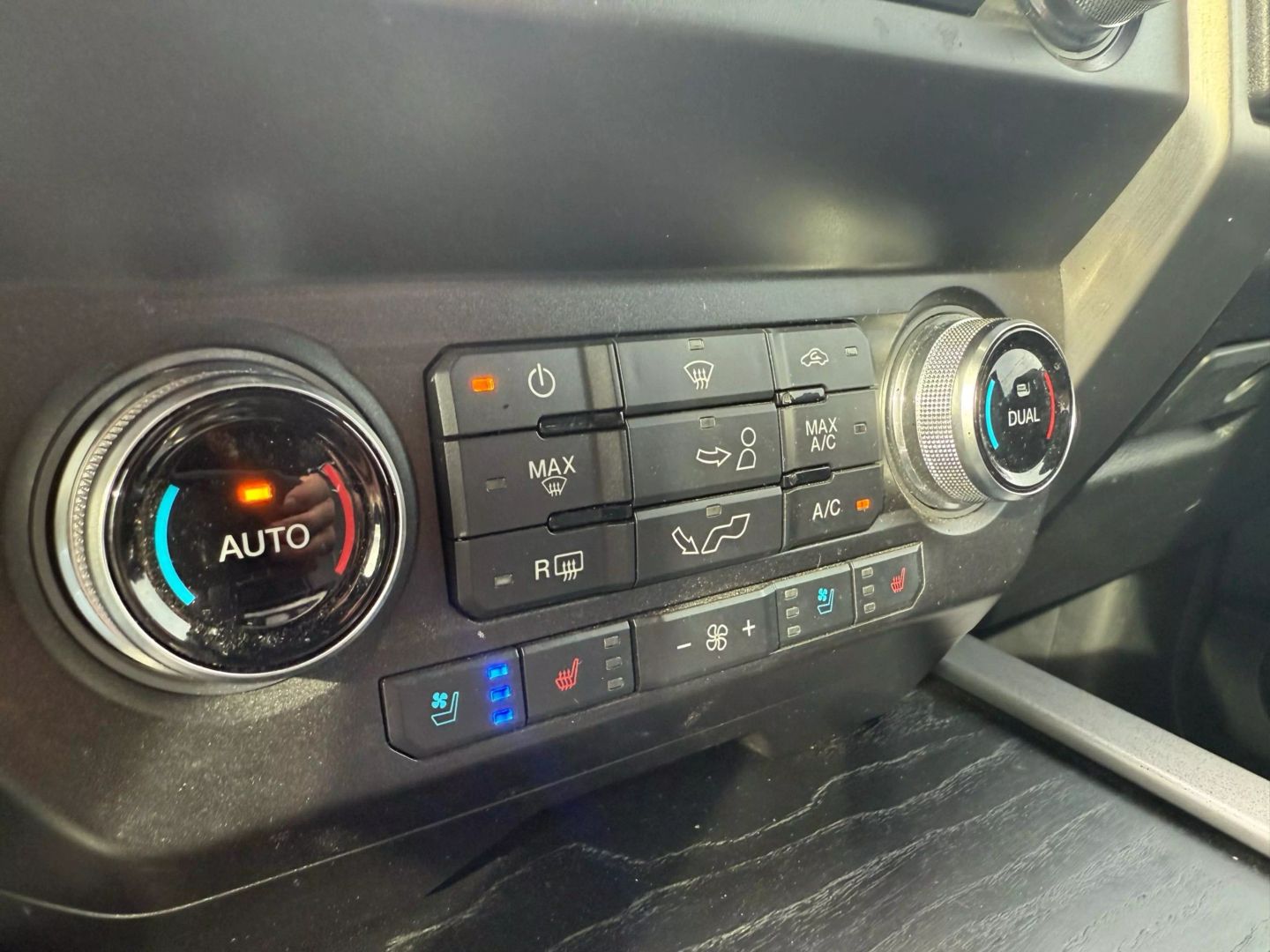 2019 Ford F150 Supercrew Cab - Image 32