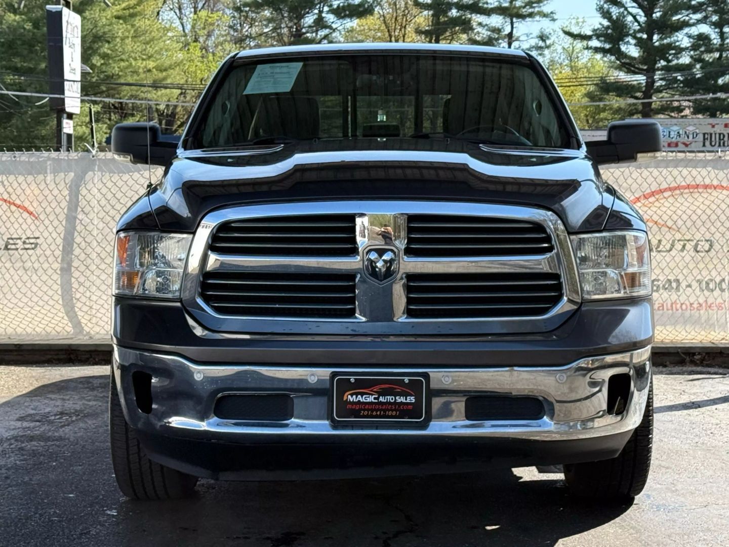 2017 Ram 1500 Crew Cab - Image 5