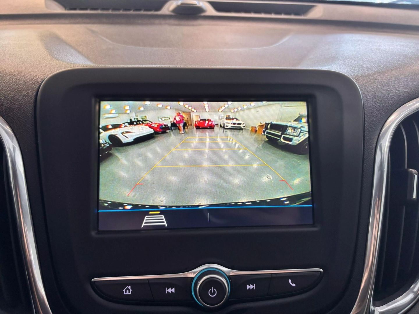 2019 Chevrolet Equinox Ls Sport Utility 4d - Image 12