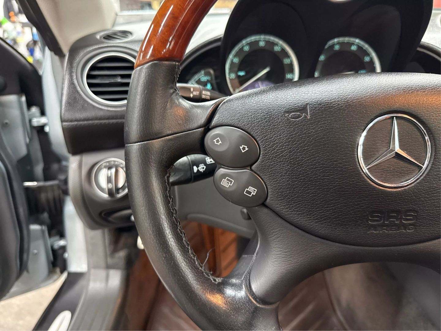 2004 Mercedes-benz Sl-class - Image 22