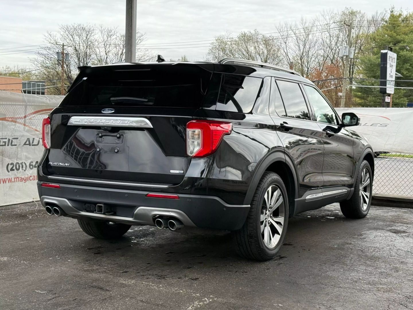 2020 Ford Explorer - Image 9