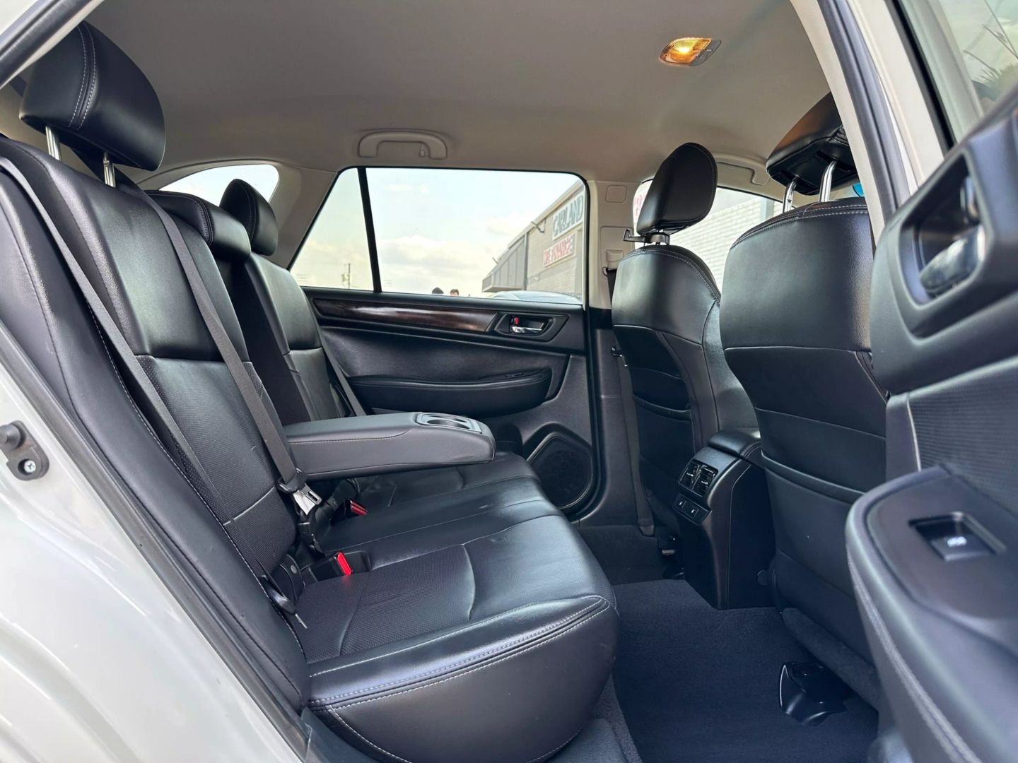 2015 Subaru Outback - Image 27