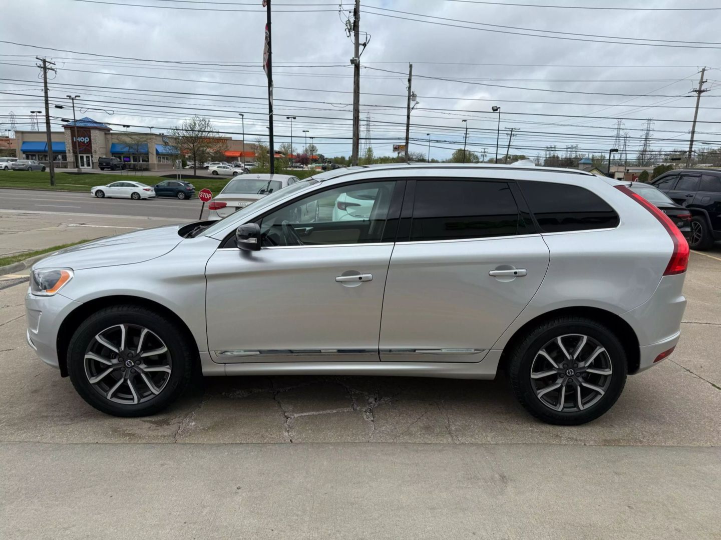 2017 Volvo Xc60 - Image 6