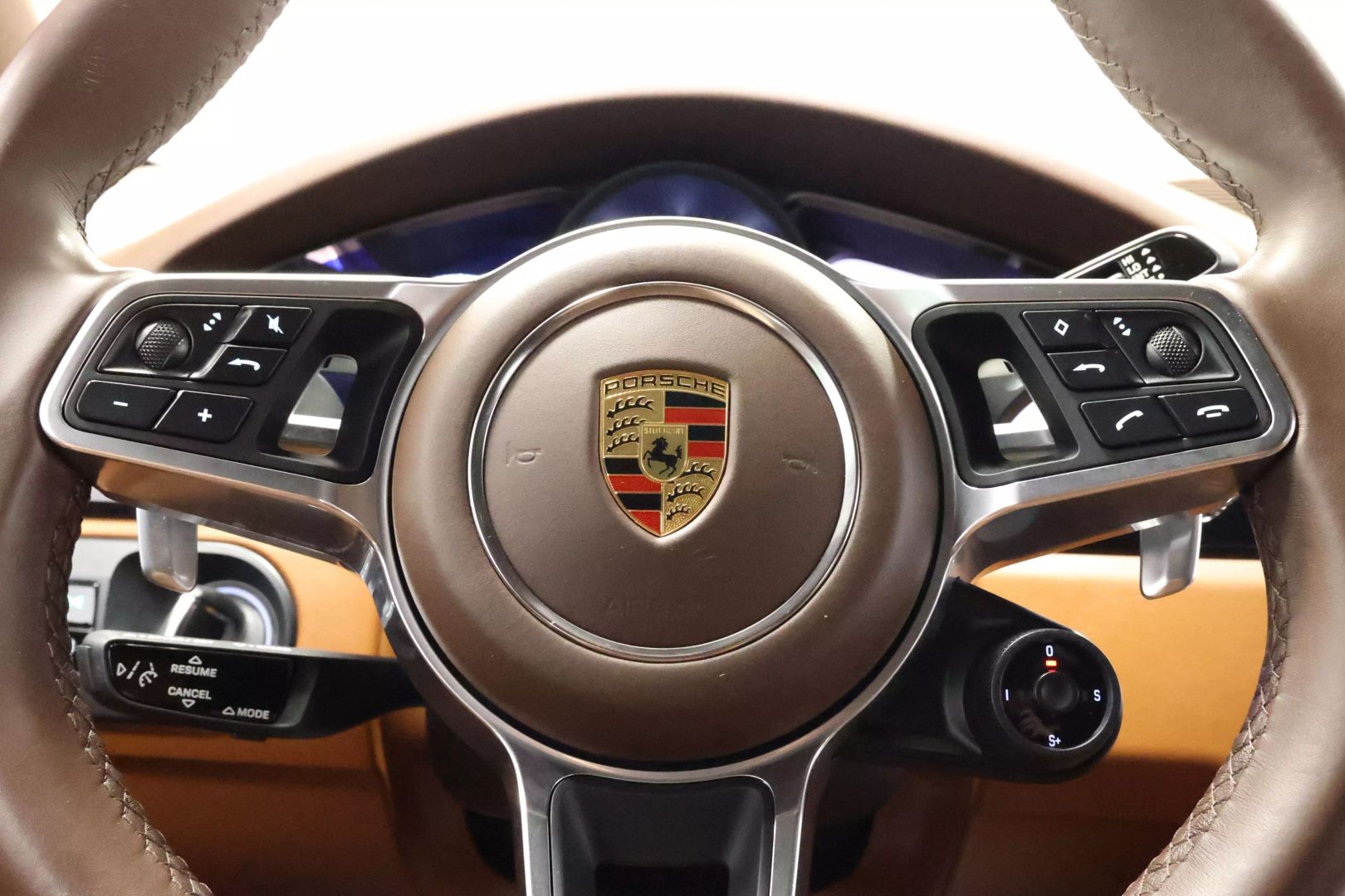 2021 Porsche Cayenne Coupe - Image 25