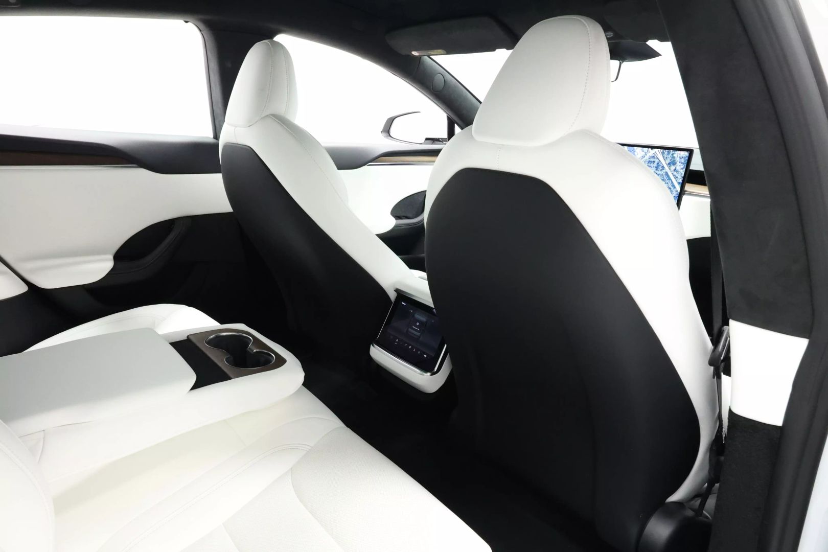 2022 Tesla Model S - Image 68