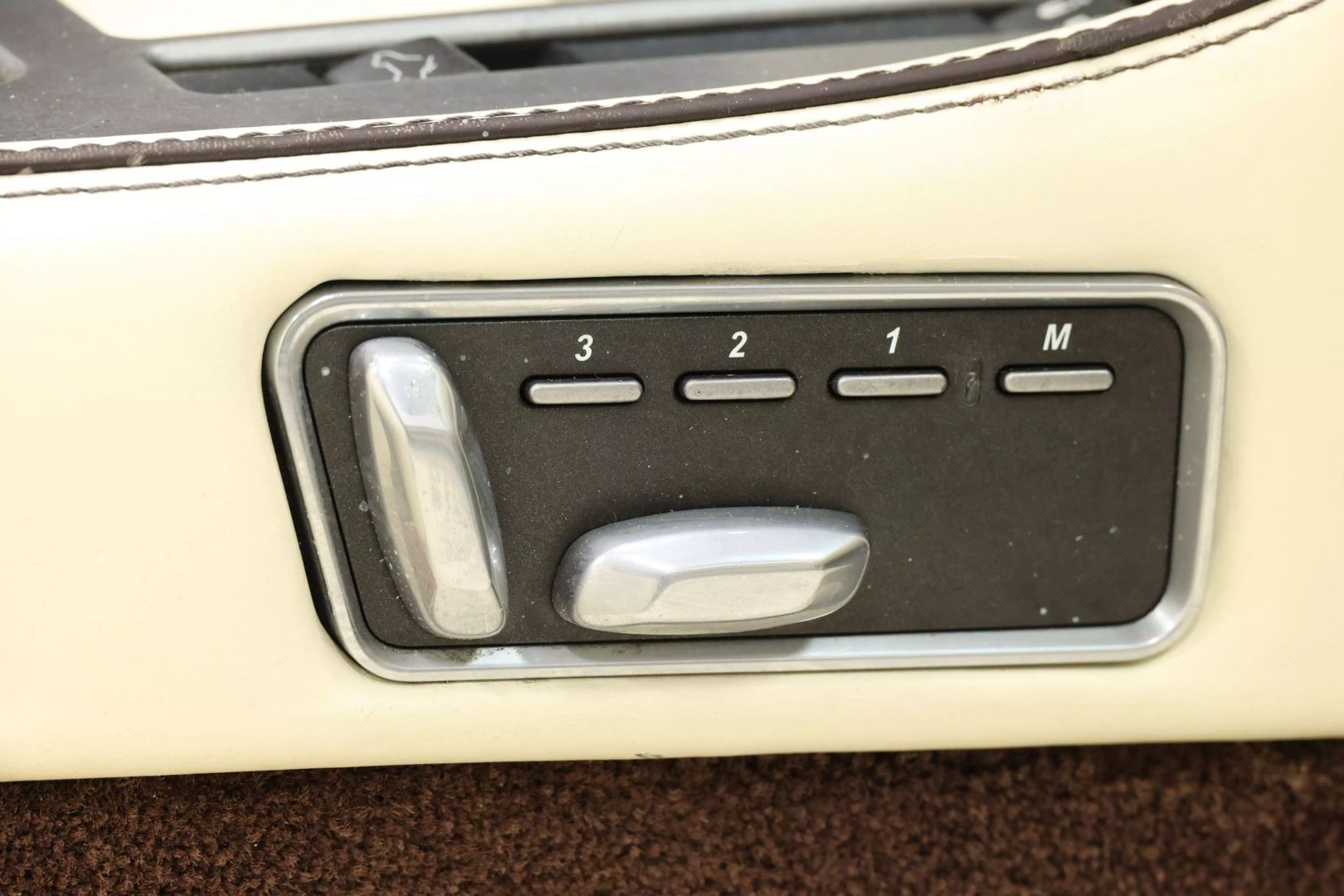 2012 Aston Martin Virage - Image 66