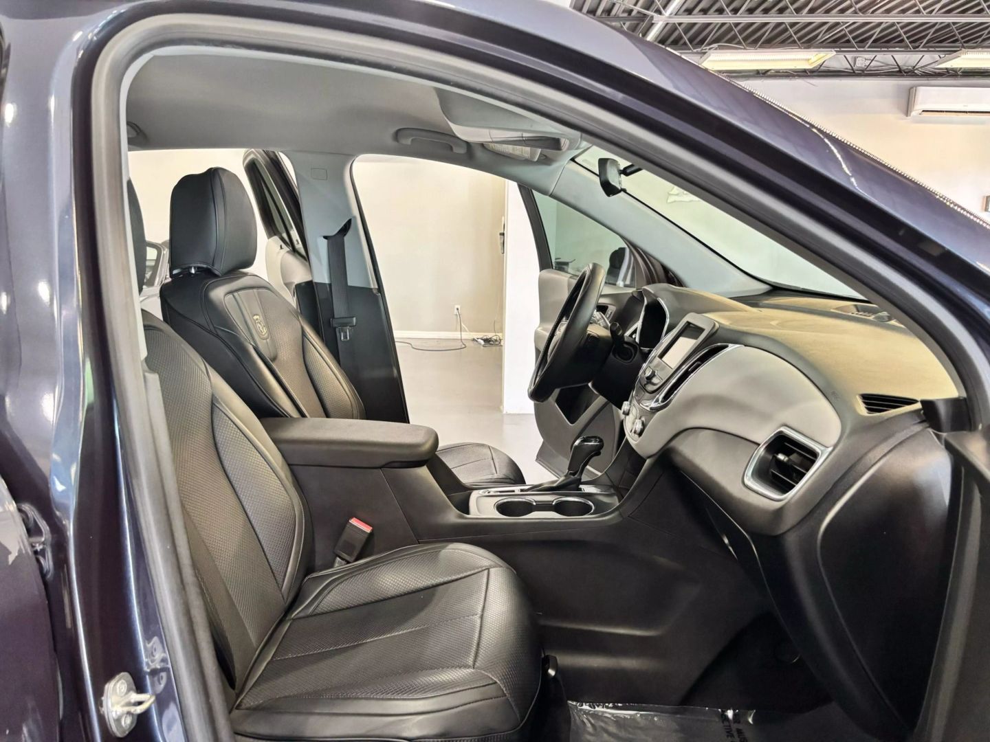 2019 Chevrolet Equinox Ls Sport Utility 4d - Image 18