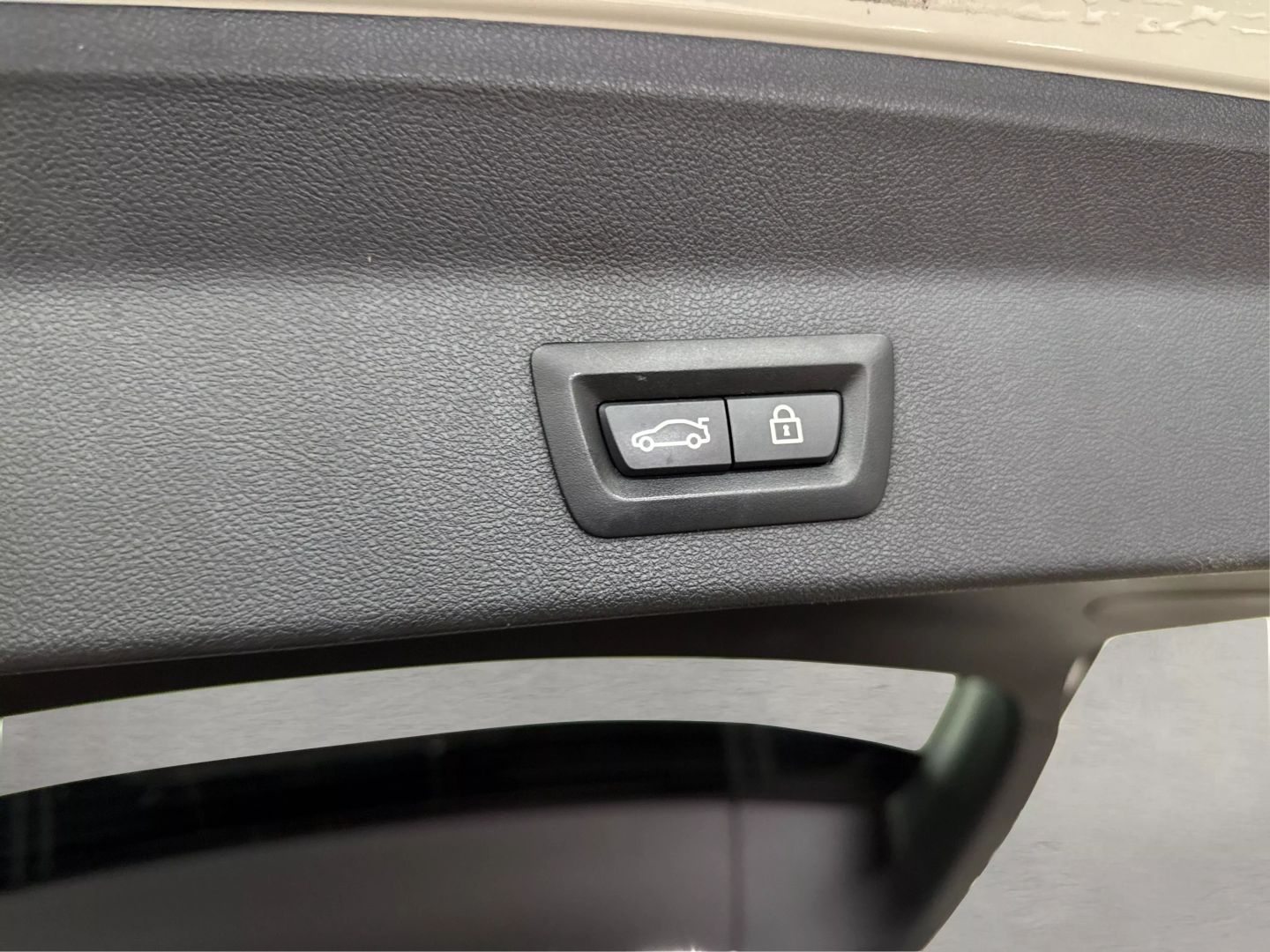 2018 Bmw X3 - Image 19