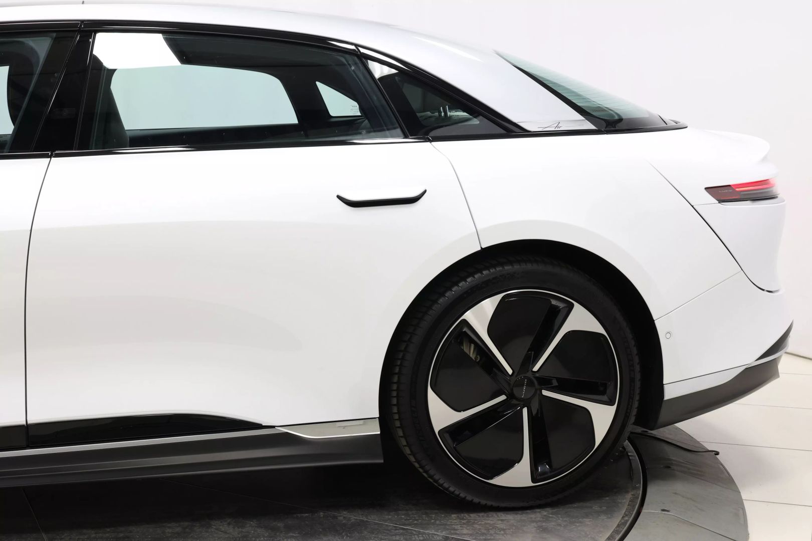 2023 Lucid Air - Image 8