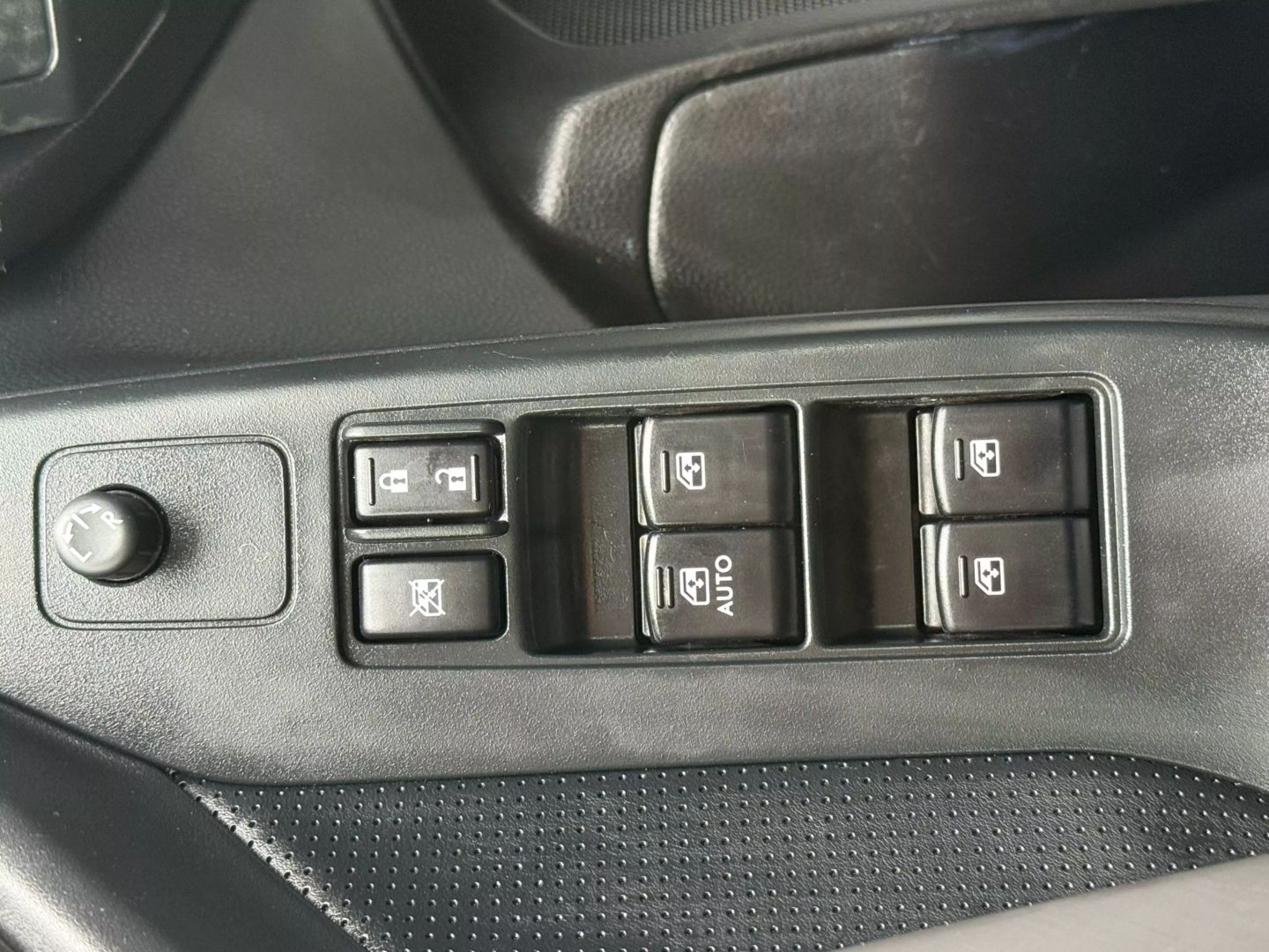 2015 Subaru Forester - Image 41