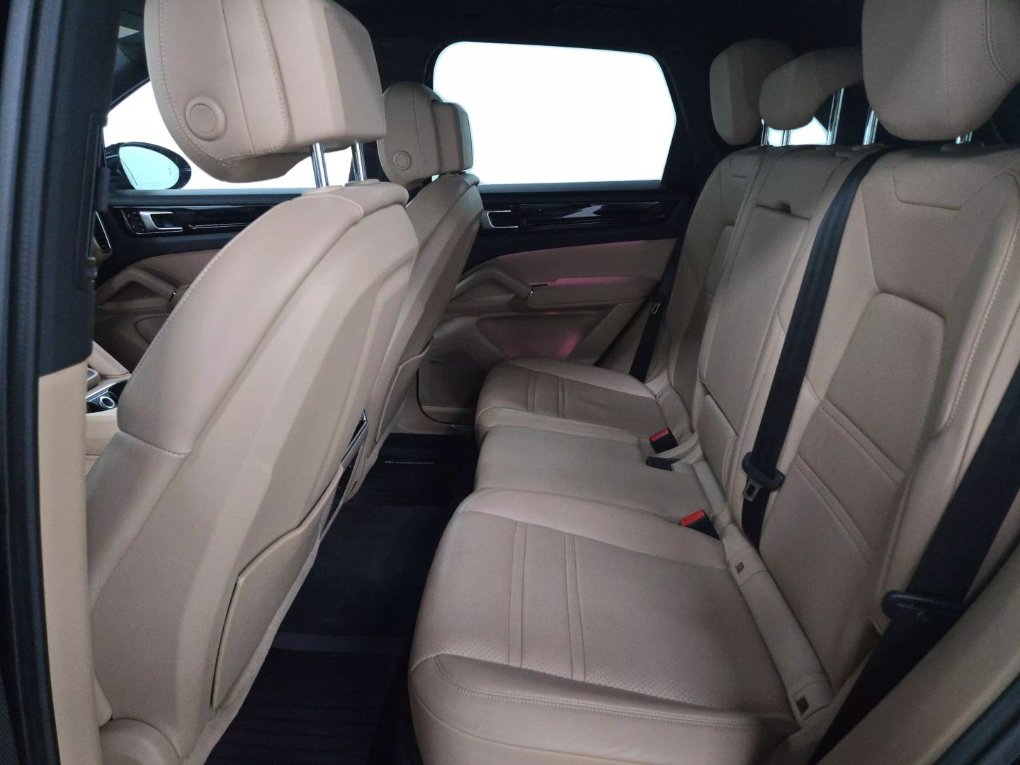 2021 Porsche Cayenne - Image 10