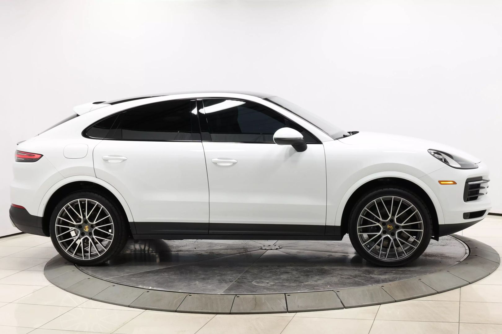2021 Porsche Cayenne Coupe - Image 68
