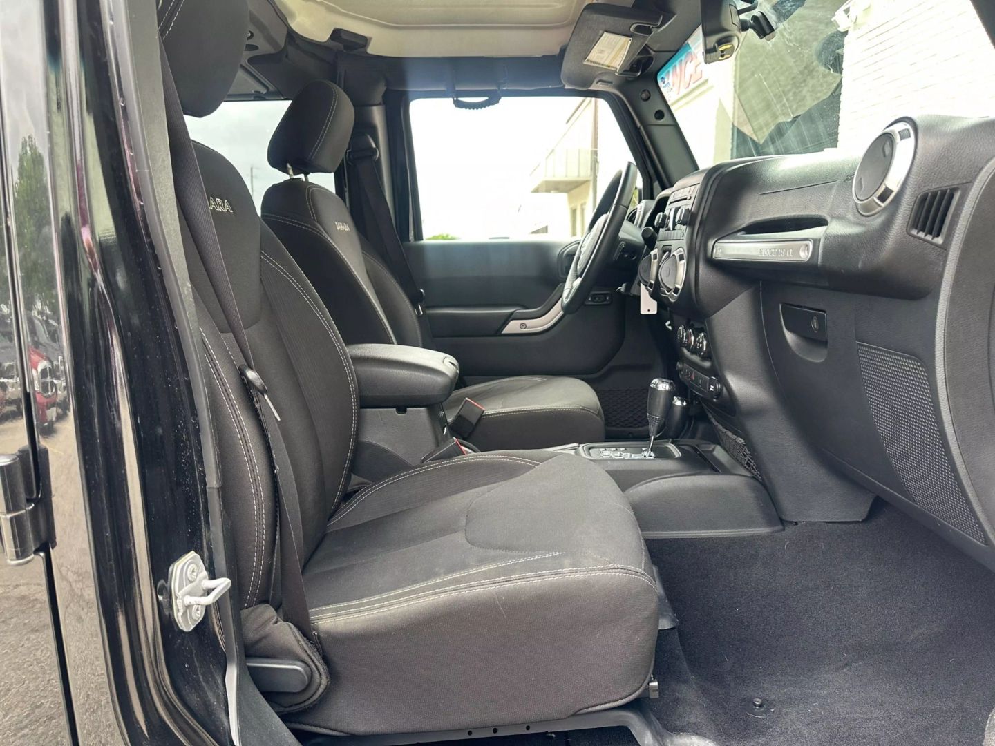2017 Jeep Wrangler Unlimited - Image 21