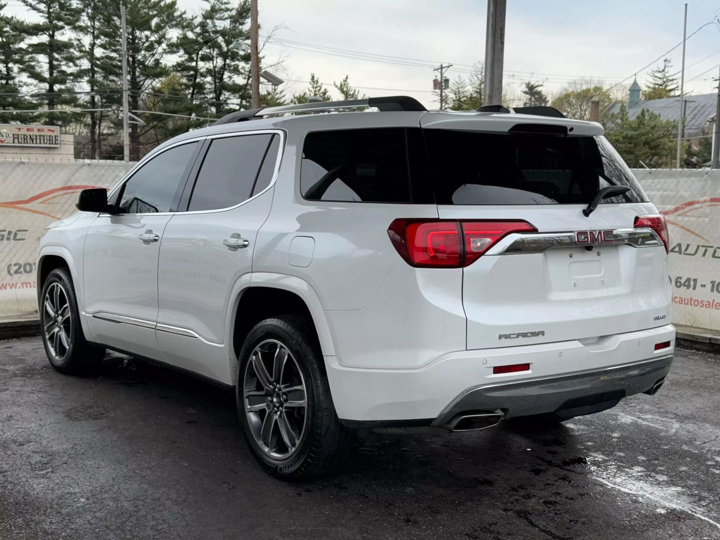 2017 Gmc Acadia - Image 9