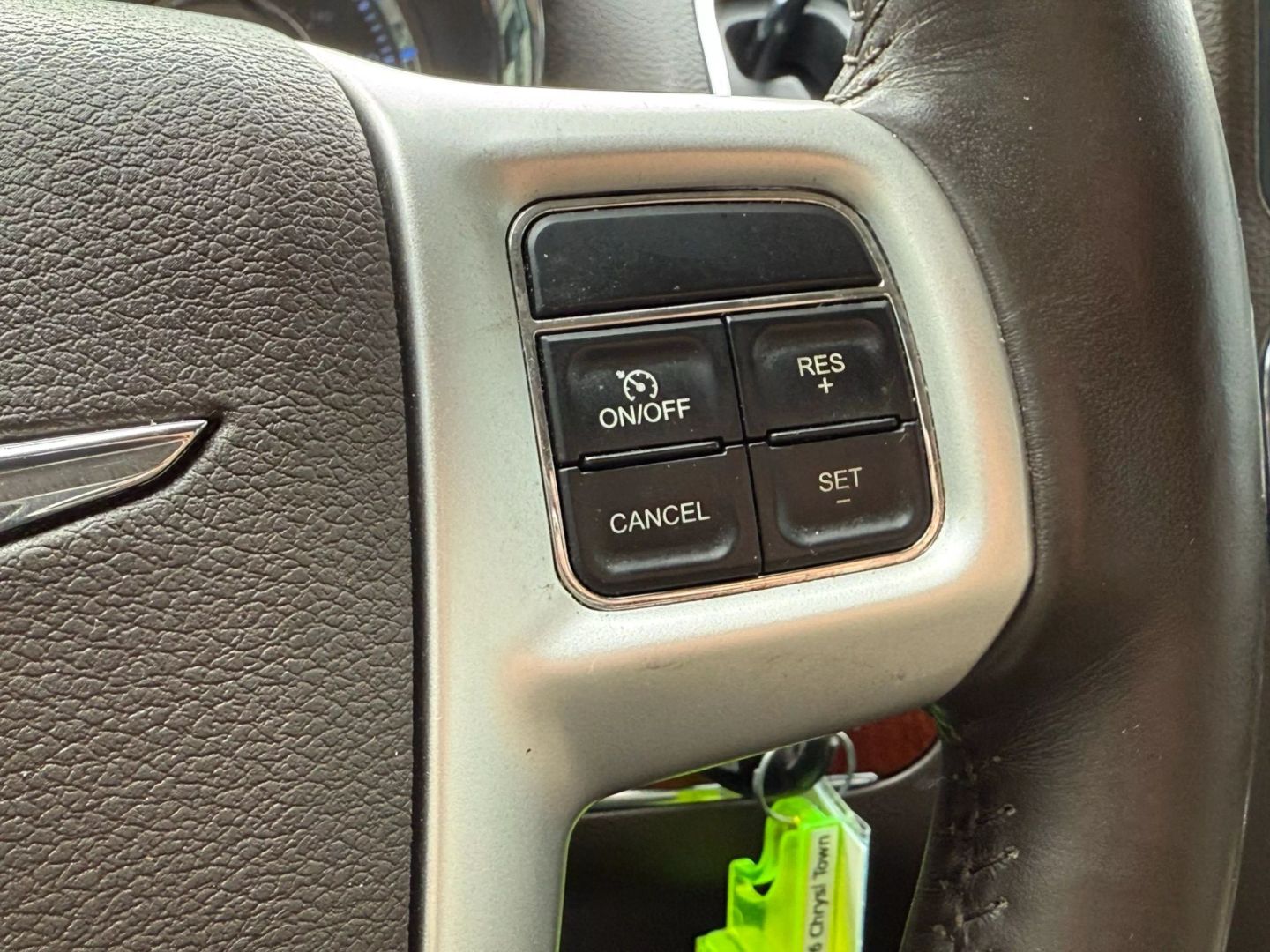 2016 Chrysler Town & Country - Image 34