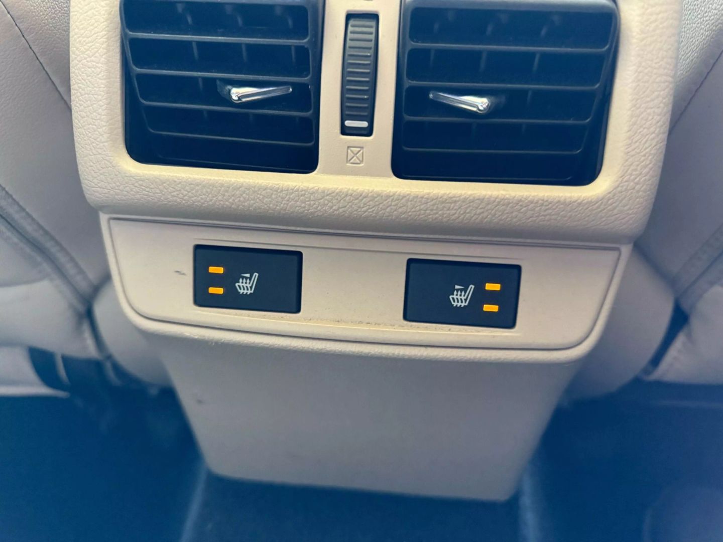 2017 Subaru Legacy - Image 27