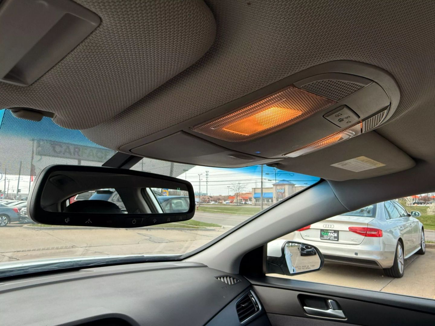 2015 Hyundai Sonata - Image 44