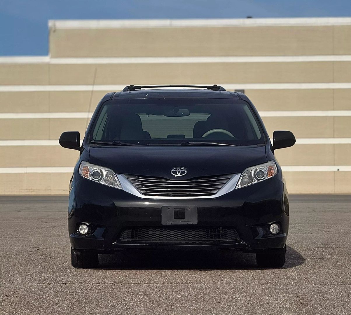 Used 2013 Toyota Sienna XLE with VIN 5TDYK3DC4DS299465 for sale in Marlboro, MA