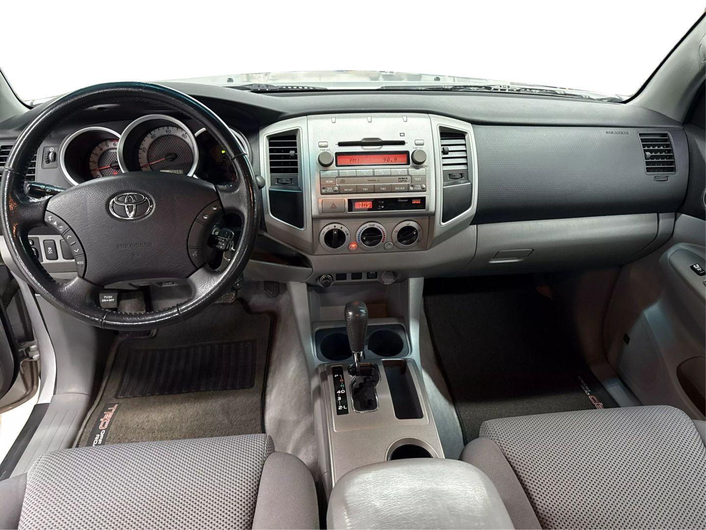 2011 Toyota Tacoma Double Cab - Image 18
