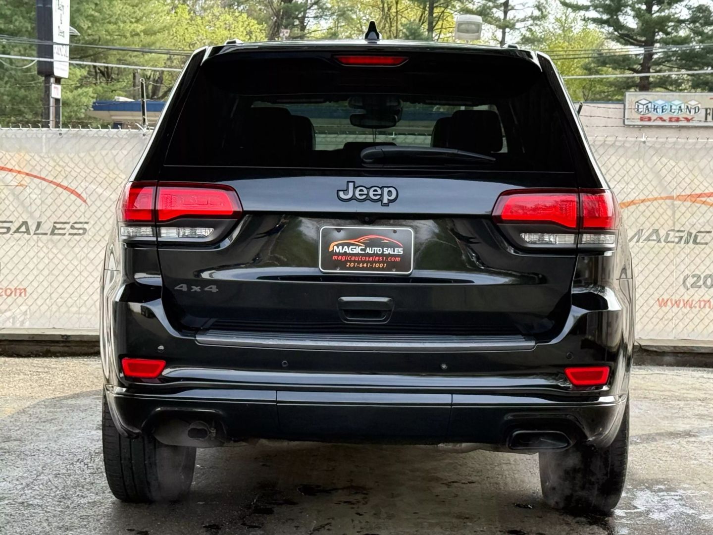 2018 Jeep Grand Cherokee - Image 10