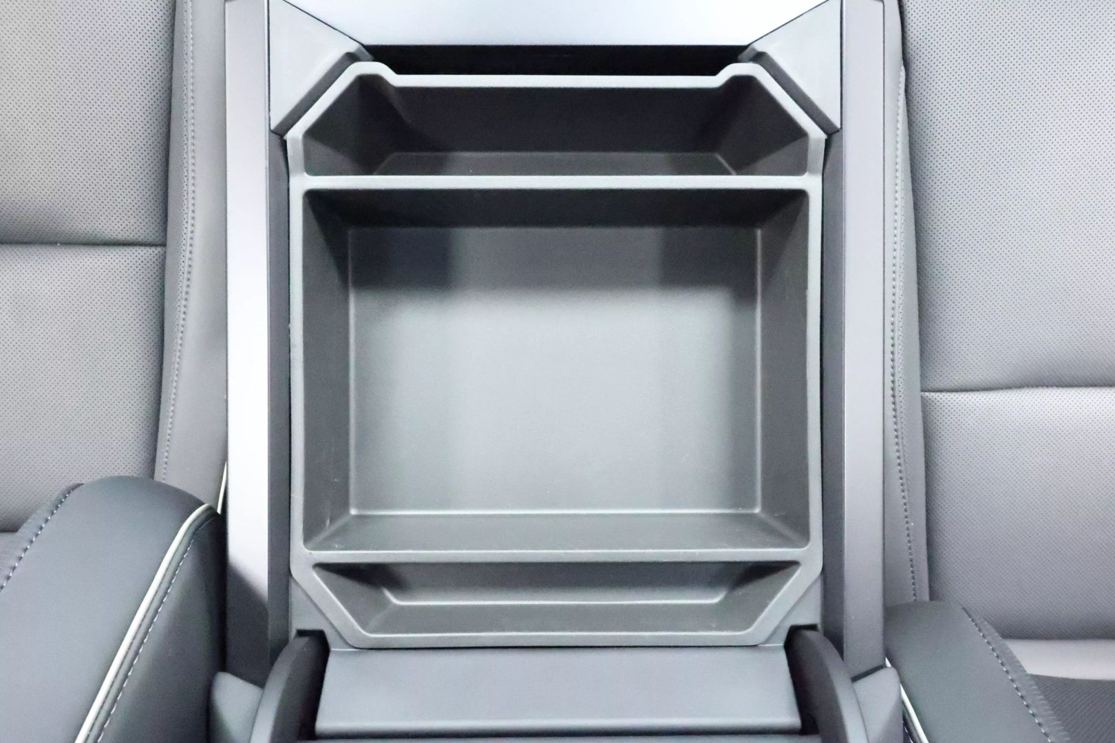 2024 Tesla Cybertruck - Image 49
