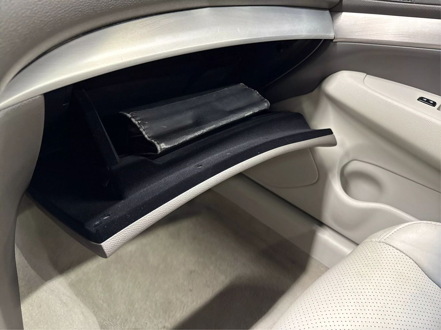 2012 Infiniti G - Image 26