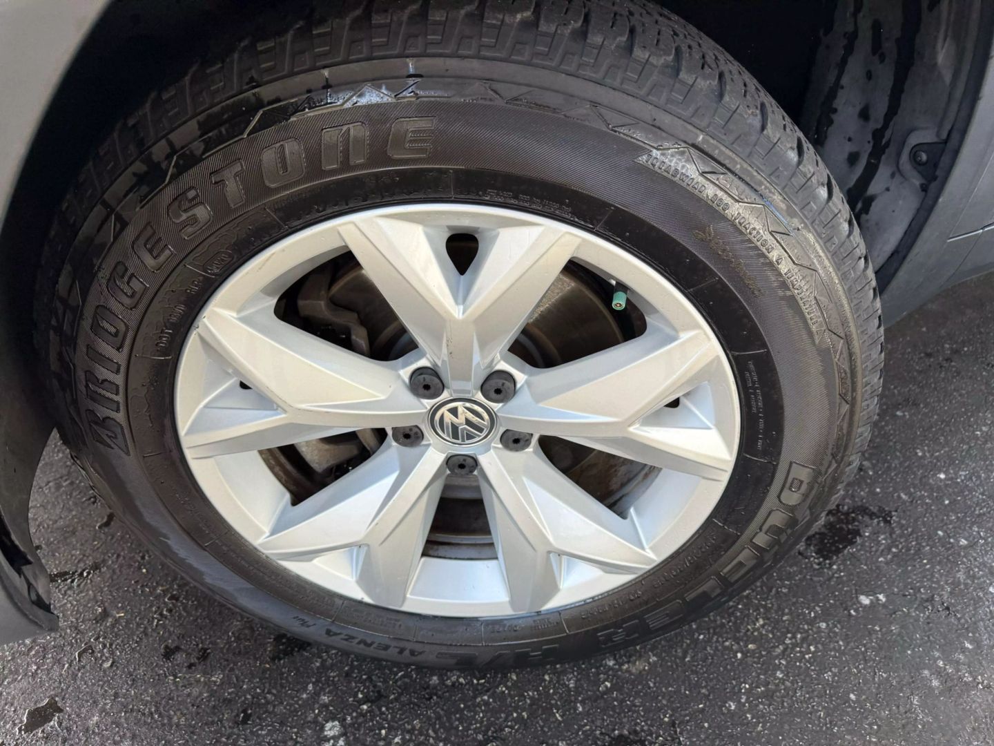 2018 Volkswagen Atlas - Image 42