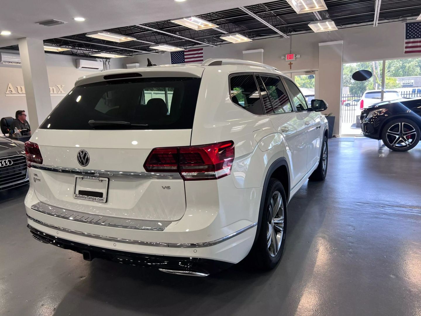 2019 Volkswagen Atlas Sel R-line Sport Utility 4d - Image 9