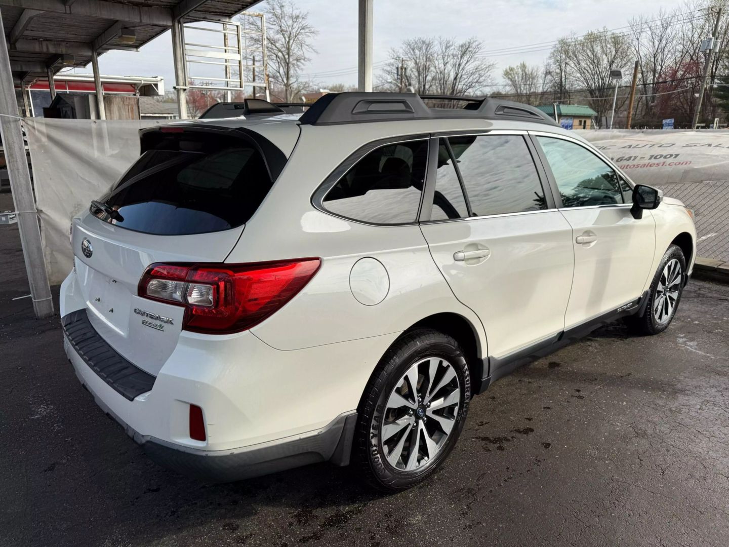 2016 Subaru Outback - Image 12