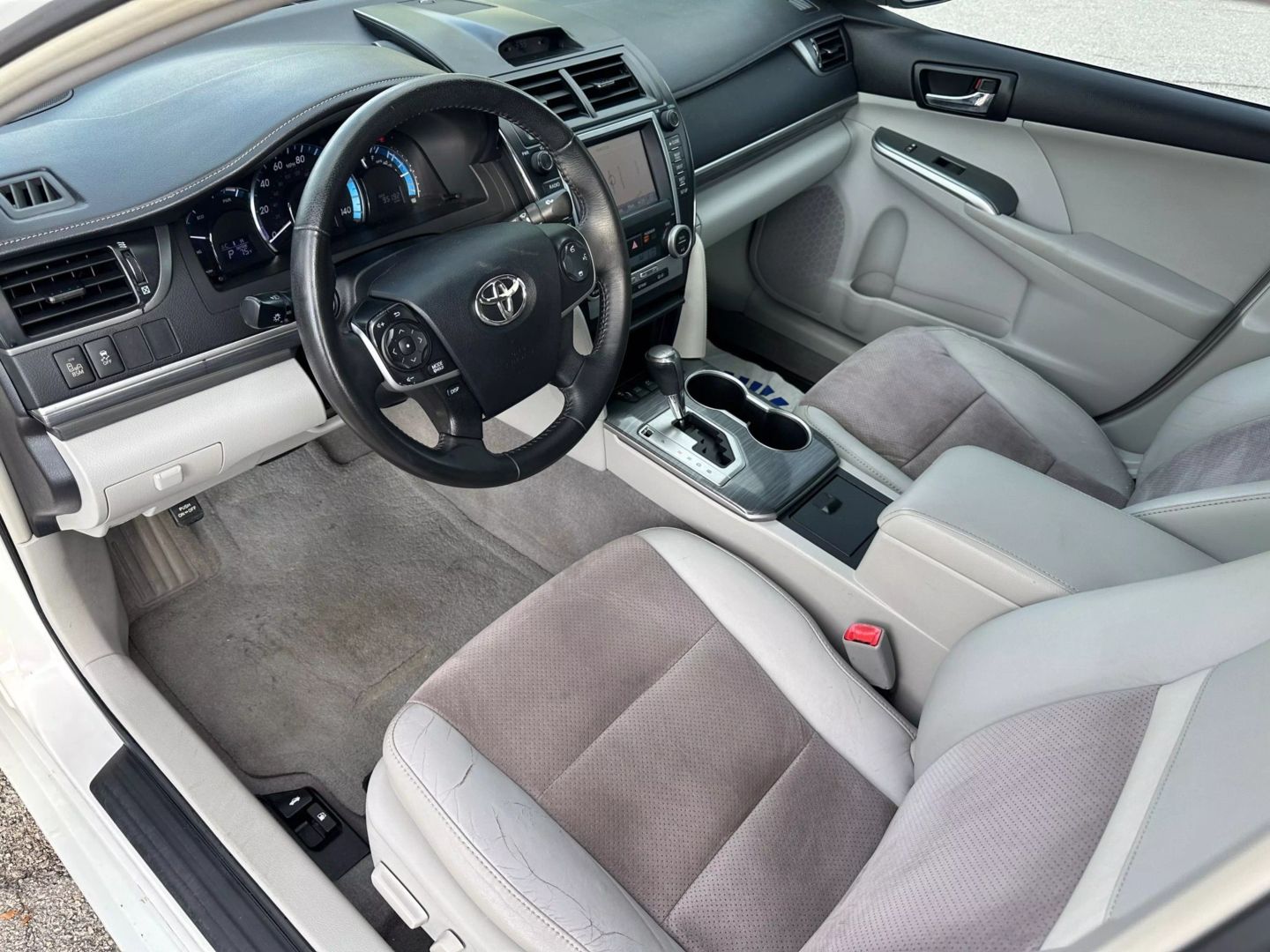 2012 Toyota Camry - Image 13