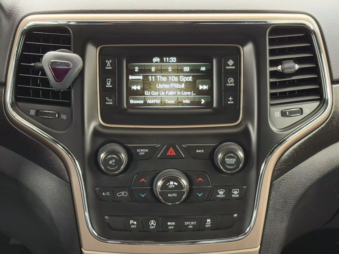 2017 Jeep Grand Cherokee - Image 28