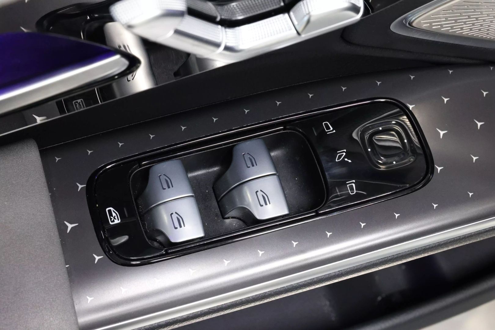 2023 Mercedes-benz Mercedes-eq Eqs - Image 10
