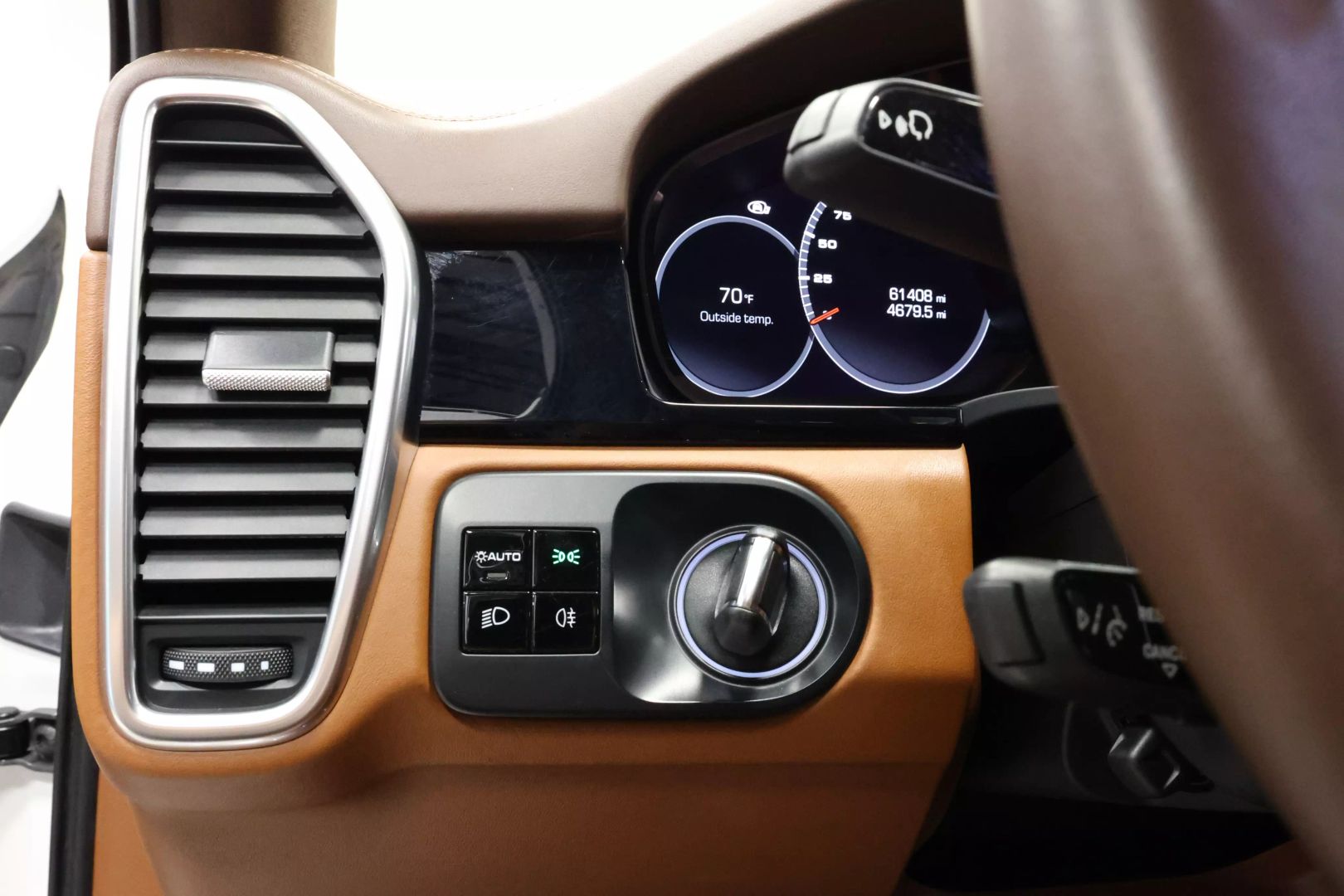 2021 Porsche Cayenne Coupe - Image 20