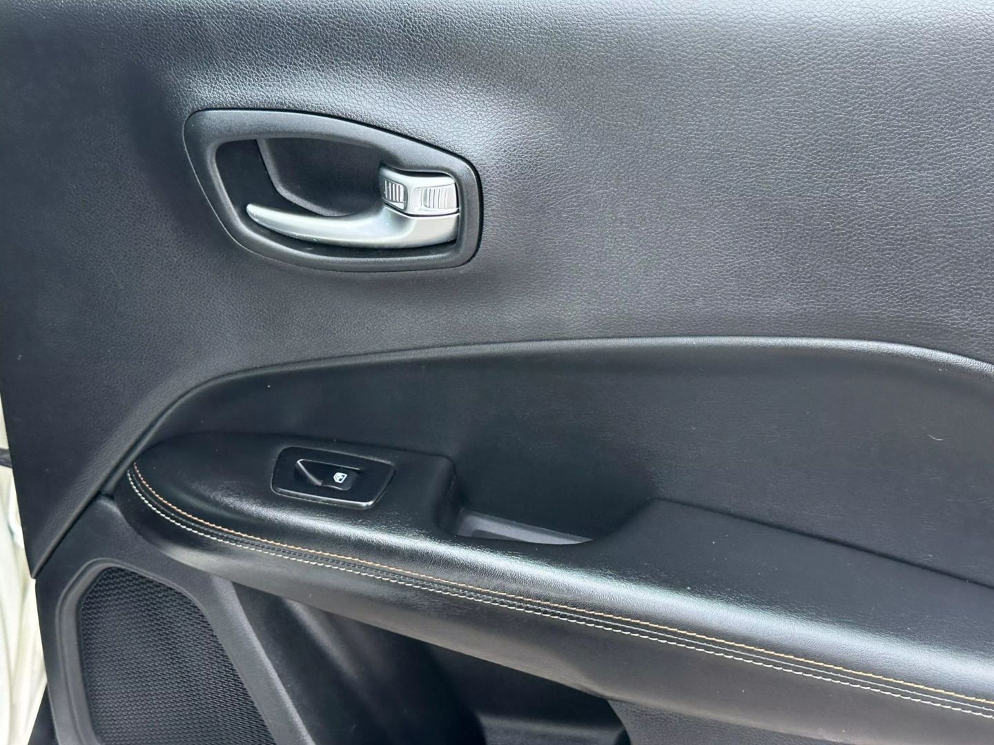 2019 Jeep Compass - Image 22